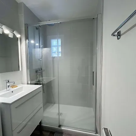 Renove 2 Avec Balcon Et Garage Prive - Centre - Fr-1-245-178 Lägenhet *
