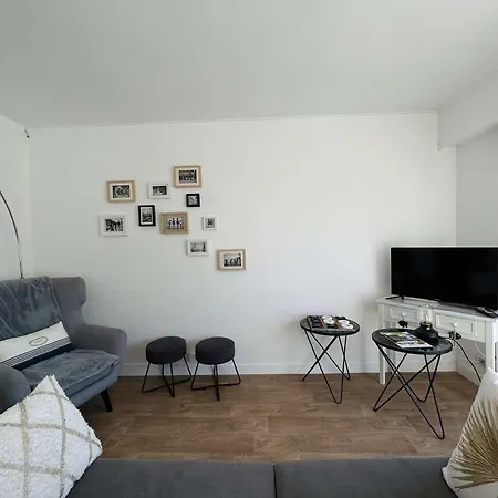 Lägenhet Renove 2 Avec Balcon Et Garage Prive - Centre - Fr-1-245-178