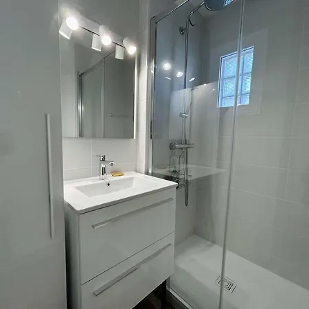 Renove 2 Avec Balcon Et Garage Prive - Centre - Fr-1-245-178